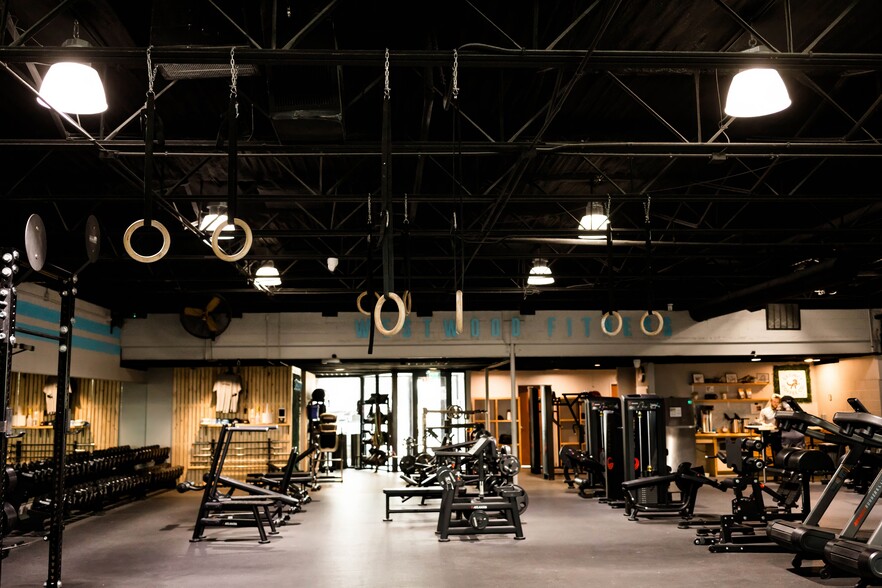 610 S Jennings Ave, Fort Worth, TX for lease - Building Photo - Image 2 of 8