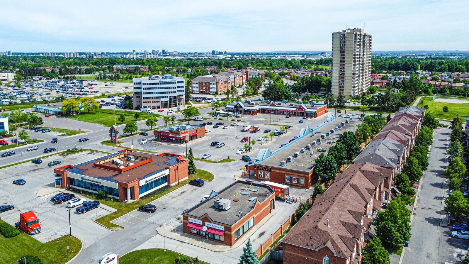200 County Court Blvd, Brampton, ON L6W 4K7 200 County Court Blvd, Brampton, ON L6W 4K7