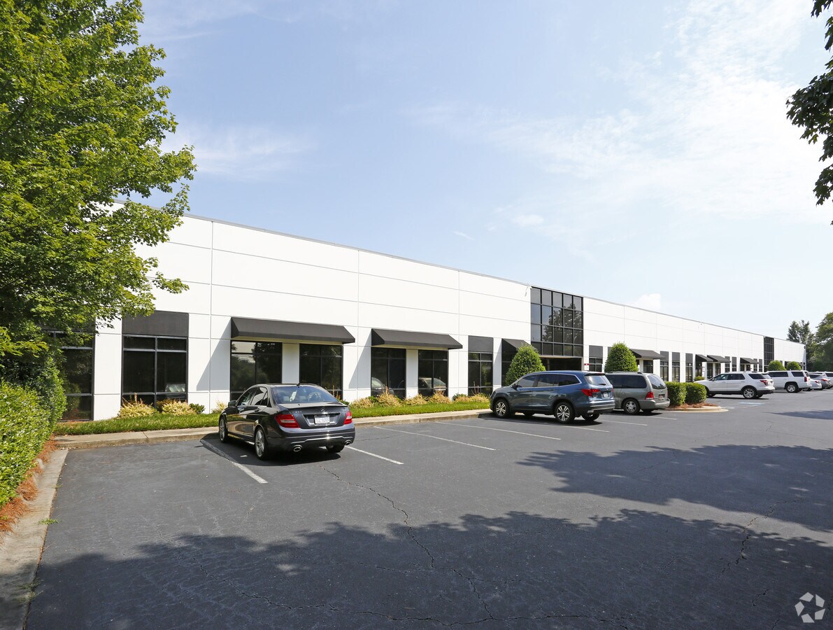 625 Griffith Rd, Charlotte, NC 28217