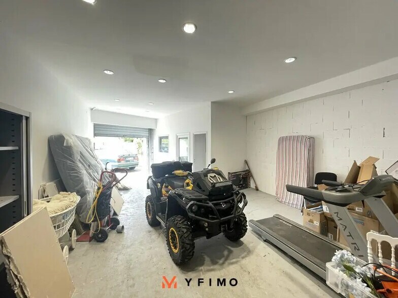 Flex in Mantes-la-Ville for lease - Interior Photo - Image 3 of 3