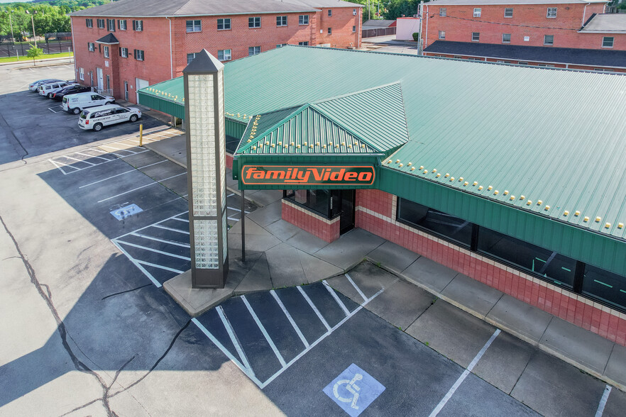 1235 Oakland Ave, Indiana, PA for lease - Building Photo - Image 2 of 11