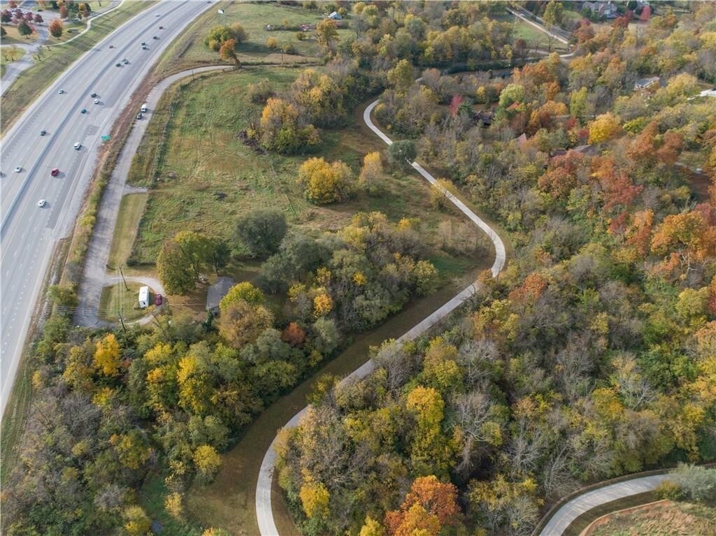 726 Puppy Creek Pl, Lowell, AR 72745