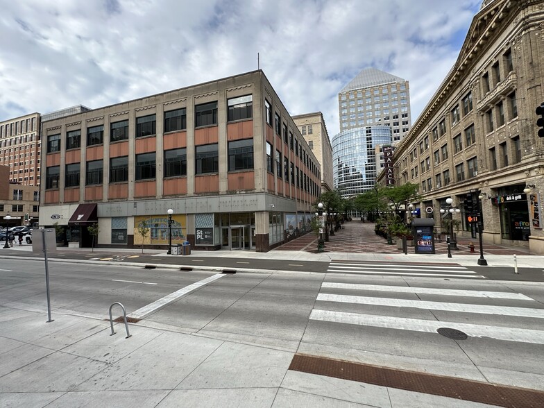 419-425 Wabasha St N, Saint Paul, MN for sale - Building Photo - Image 1 of 59