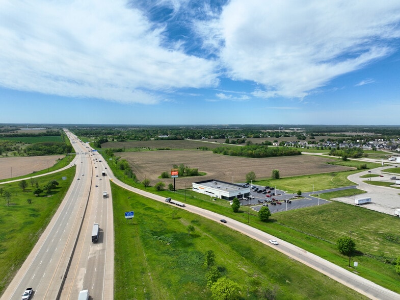 7000 First Ranger Dr, South Beloit, IL for lease - Building Photo - Image 3 of 9