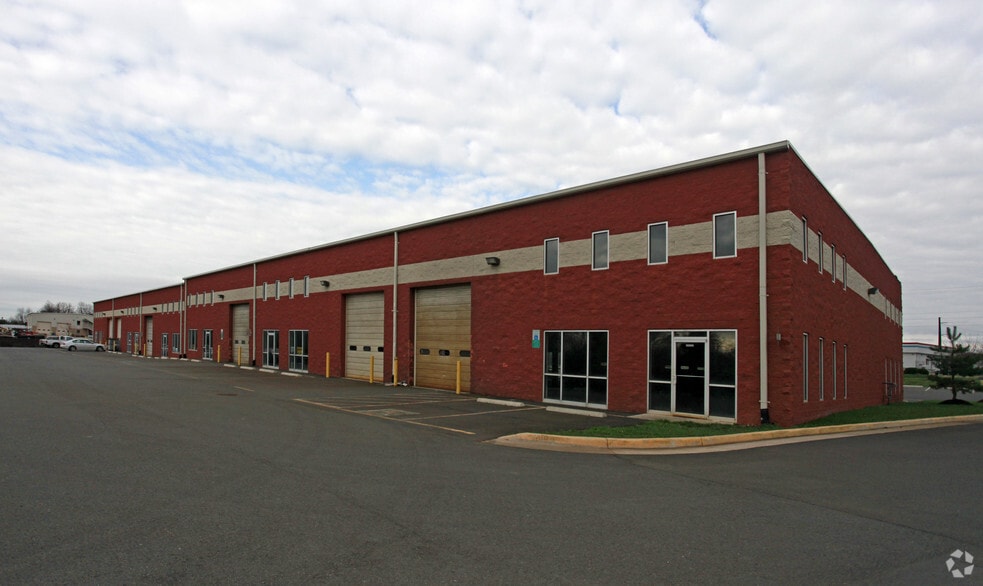 10381 Central Park Dr, Manassas, VA for lease - Building Photo - Image 3 of 3