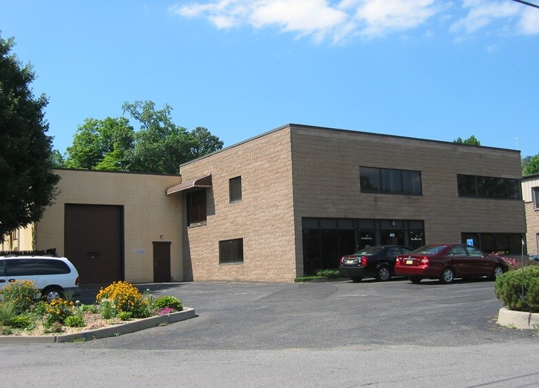 40 Edison Ave, Oakland, NJ 07436