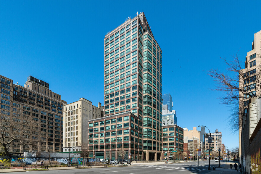 101 Avenue of the Americas, New York, NY for lease - Building Photo - Image 1 of 5