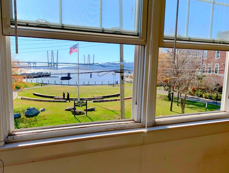 42 River St, Sleepy Hollow Village, NY for sale - Interior Photo - Image 3 of 12