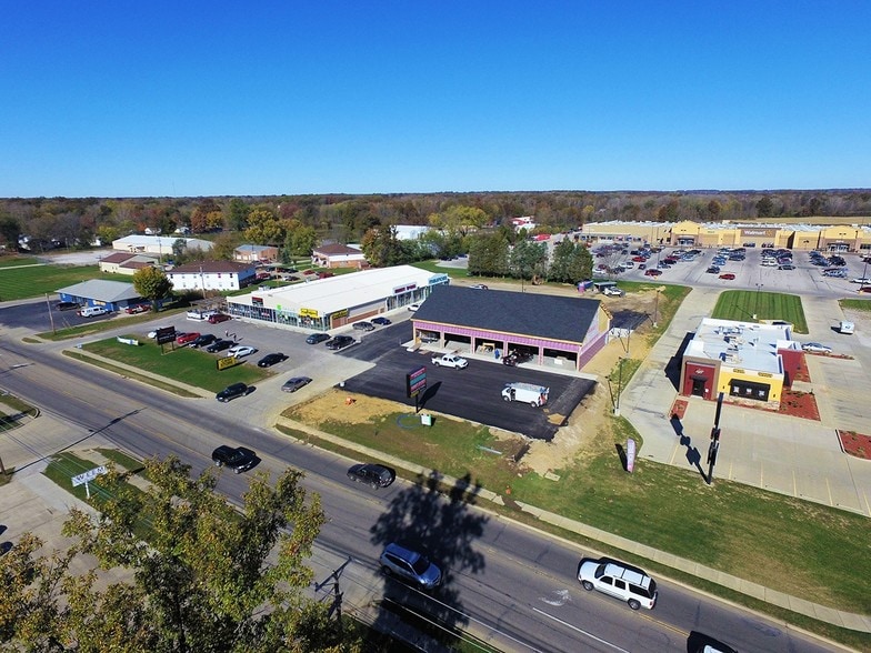 1302 E Main St, Robinson, IL for sale - Building Photo - Image 1 of 1