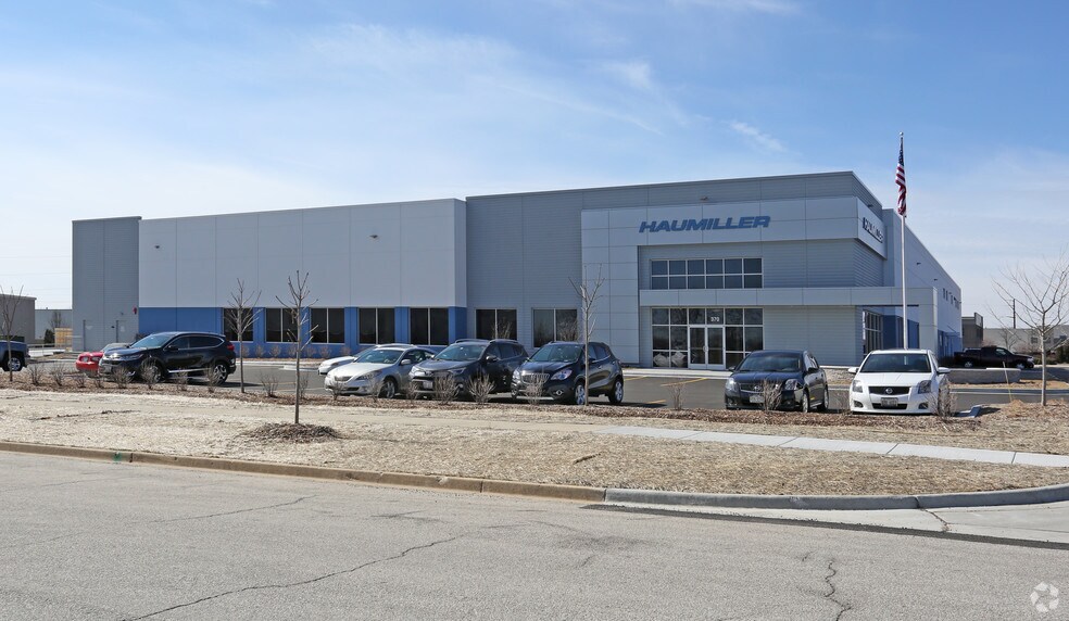 370 Joseph Dr, South Elgin, IL for sale - Primary Photo - Image 1 of 1