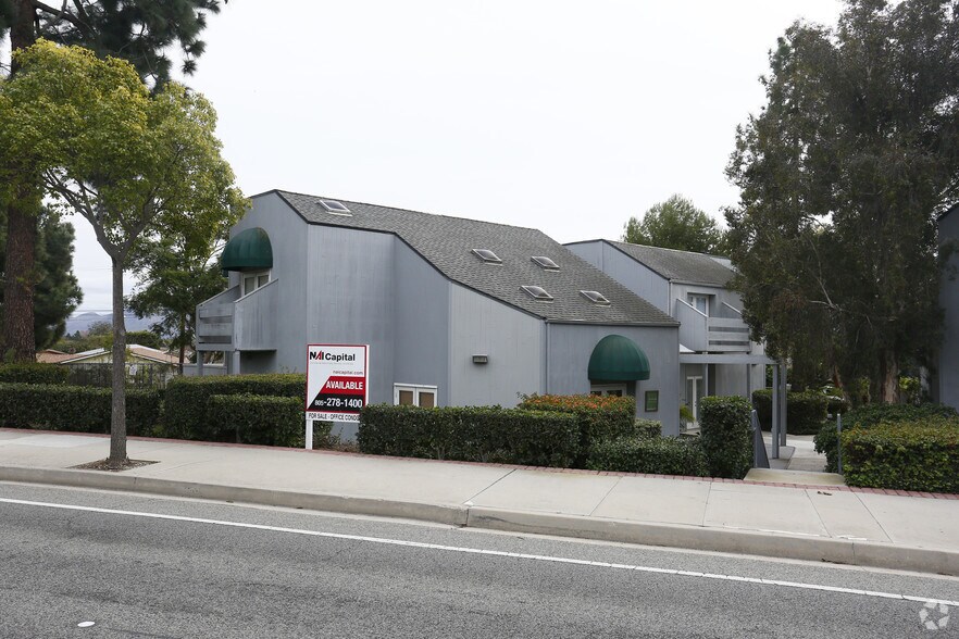 Office in Camarillo, CA for sale - Primary Photo - Image 1 of 1