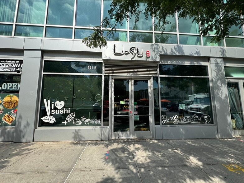 541 Myrtle Ave, Brooklyn, NY for lease - Building Photo - Image 1 of 7