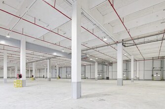 Industrial in Gennevilliers for lease Interior Photo- Image 1 of 2