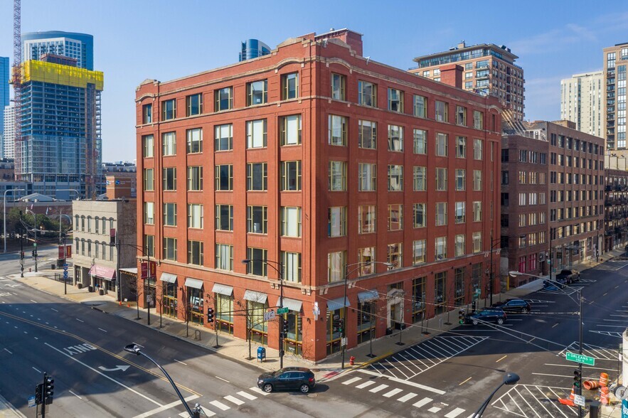 343 W Erie St, Chicago, IL for lease - Building Photo - Image 1 of 9