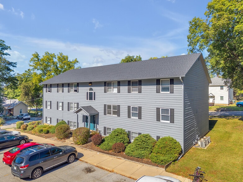 352 College Ave, Valparaiso, IN for sale - Building Photo - Image 2 of 30