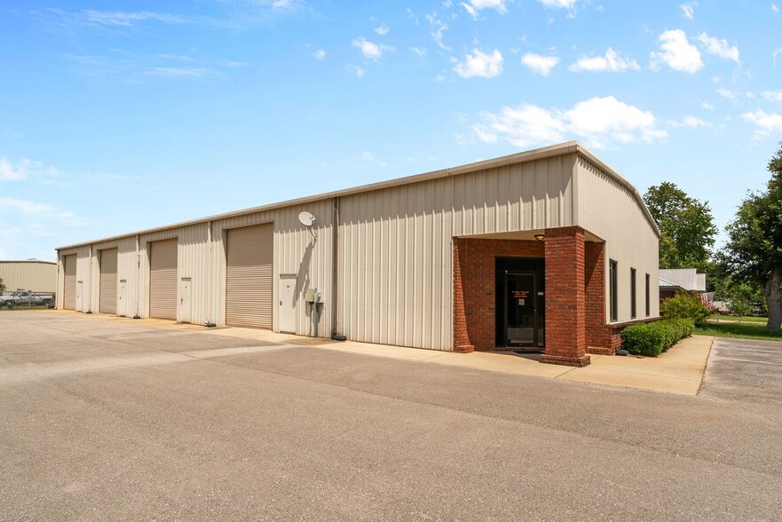 Rosalia Storage 2 Building Flex Offering portfolio of 2 properties for sale on LoopNet.com - Building Photo - Image 2 of 33