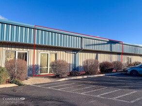 217 Pumice Ave, Redmond, OR for lease Interior Photo- Image 1 of 3