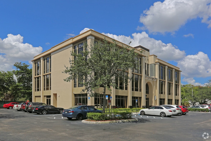6500 Cow Pen Rd, Miami Lakes, FL for lease - Building Photo - Image 1 of 18