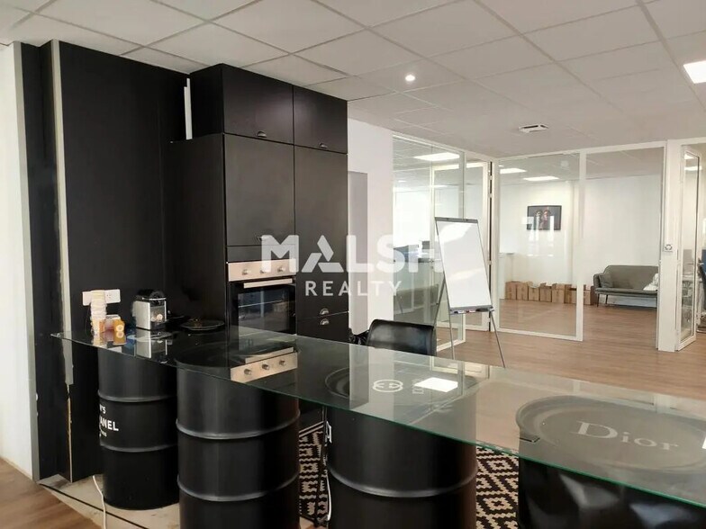 Office in Dardilly for lease - Interior Photo - Image 3 of 7