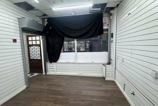 New York St, Leeds for lease Interior Photo- Image 1 of 3