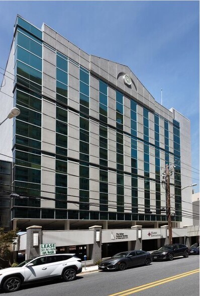 4833 Rugby Ave, Bethesda, MD for lease - Primary Photo - Image 1 of 8