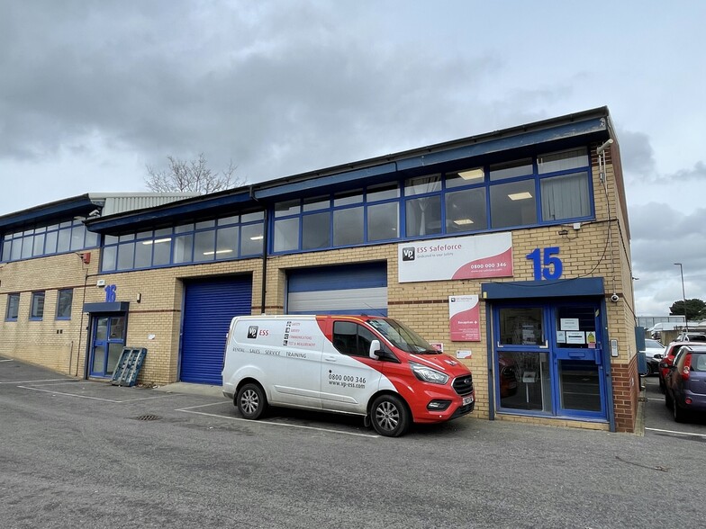 Priestley Way, Crawley for lease - Primary Photo - Image 1 of 5