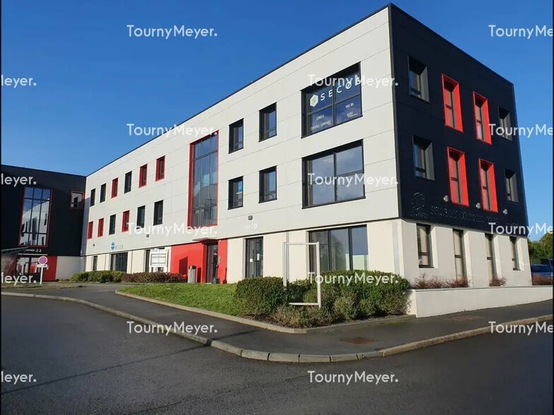 Office in Lanester for lease - Building Photo - Image 1 of 9