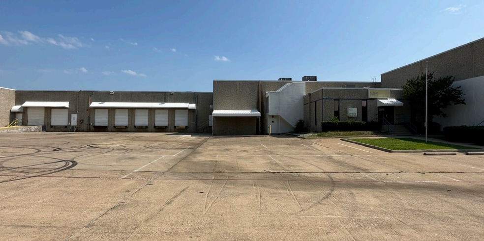 2641-2651 Santa Anna Ave, Dallas, TX for sale - Building Photo - Image 2 of 6