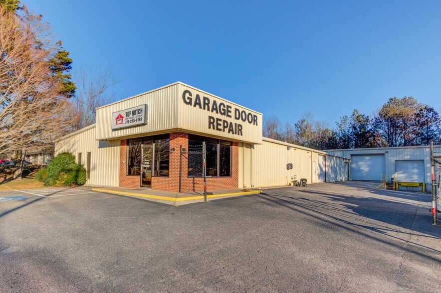 3743 Old Flowery Branch Rd, Oakwood, GA for lease - Building Photo - Image 1 of 26