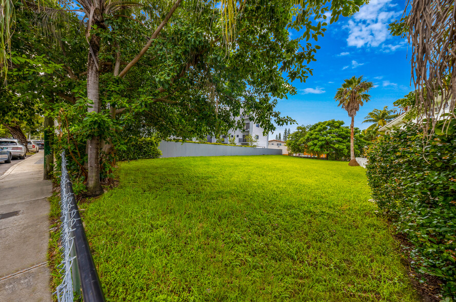 850 SW 2nd St, Miami, FL for sale - Primary Photo - Image 1 of 4