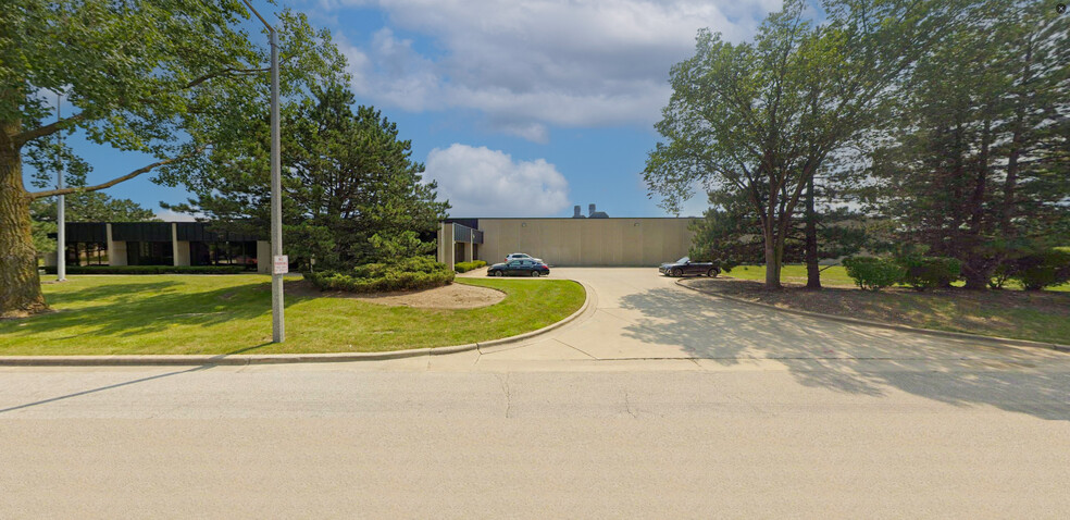 1827 Janke Dr, Northbrook, IL for lease - Building Photo - Image 1 of 3