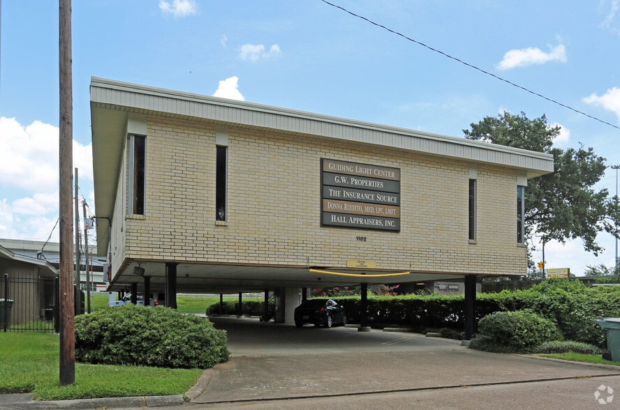 1102 Longfellow Dr, Beaumont, TX for lease - Building Photo - Image 1 of 8