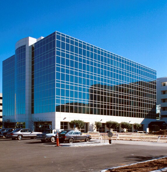 1631 N Loop Fwy W, Houston, TX for lease - Building Photo - Image 2 of 4