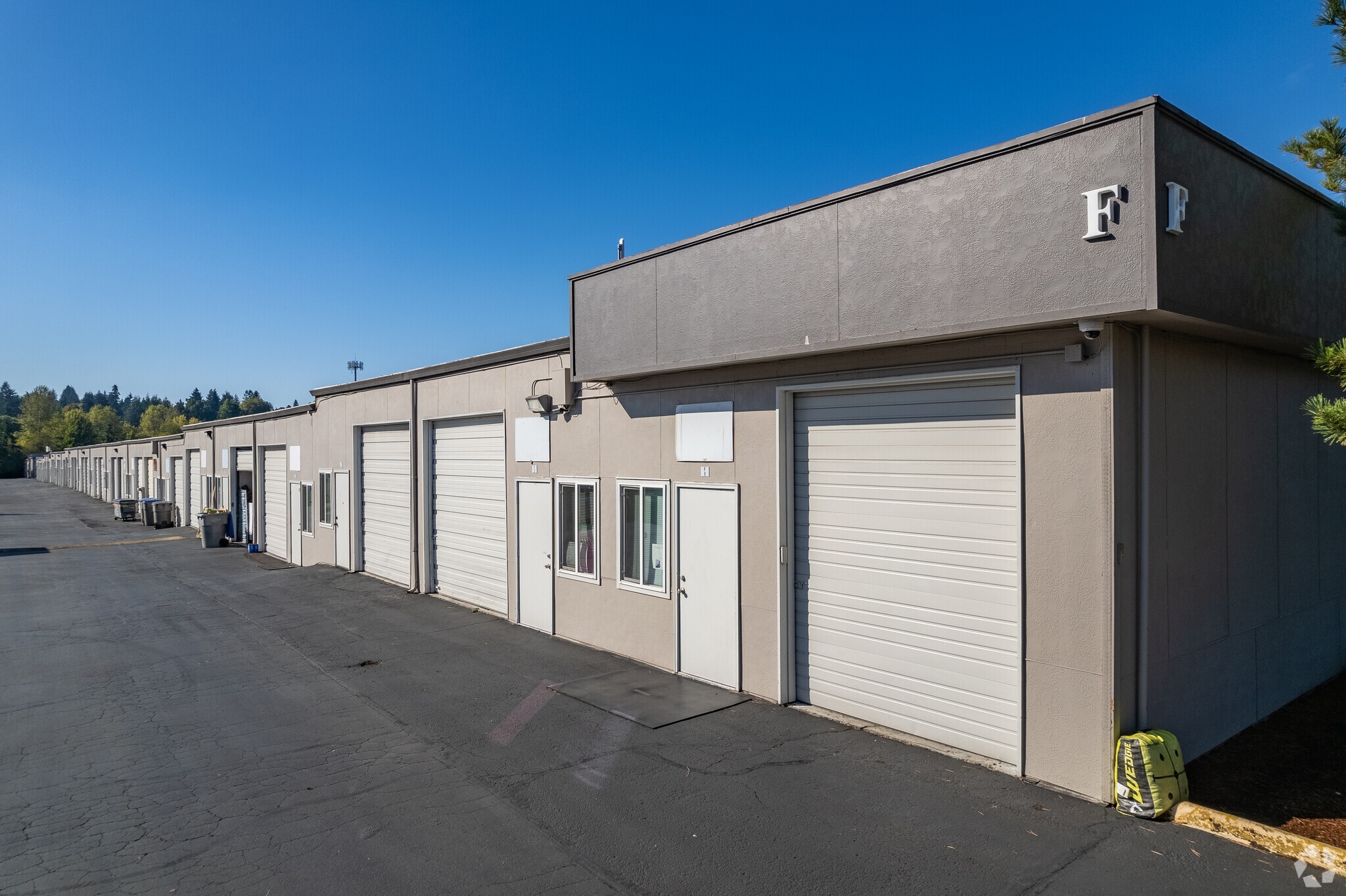 8900 SW Burnham Rd, Tigard, OR for lease Primary Photo- Image 1 of 5