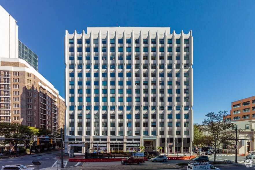 7315 Wisconsin Ave, Bethesda, MD for lease - Building Photo - Image 2 of 6