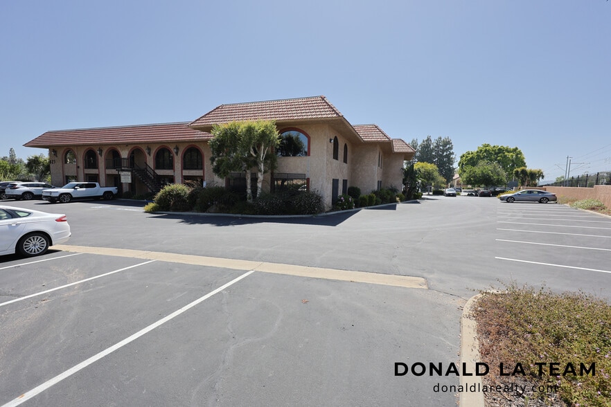 425 W Bonita Ave, San Dimas, CA for sale - Building Photo - Image 2 of 31