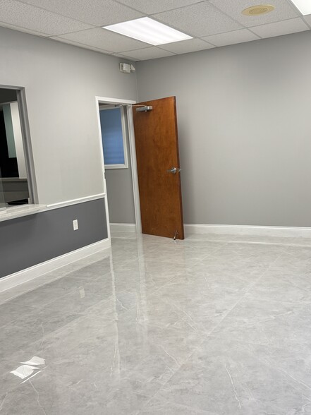 1287 N Semoran Blvd, Orlando, FL for lease - Building Photo - Image 3 of 16