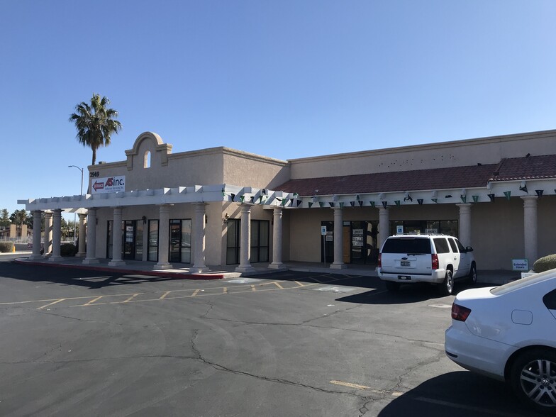 2833-2949 E Desert Inn Rd, Las Vegas, NV for lease - Building Photo - Image 2 of 8