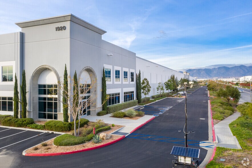 1920 W Baseline Rd, Rialto, CA for sale - Building Photo - Image 1 of 1