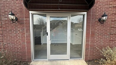 11801 Brinley Ave, Louisville, KY for lease Building Photo- Image 1 of 26