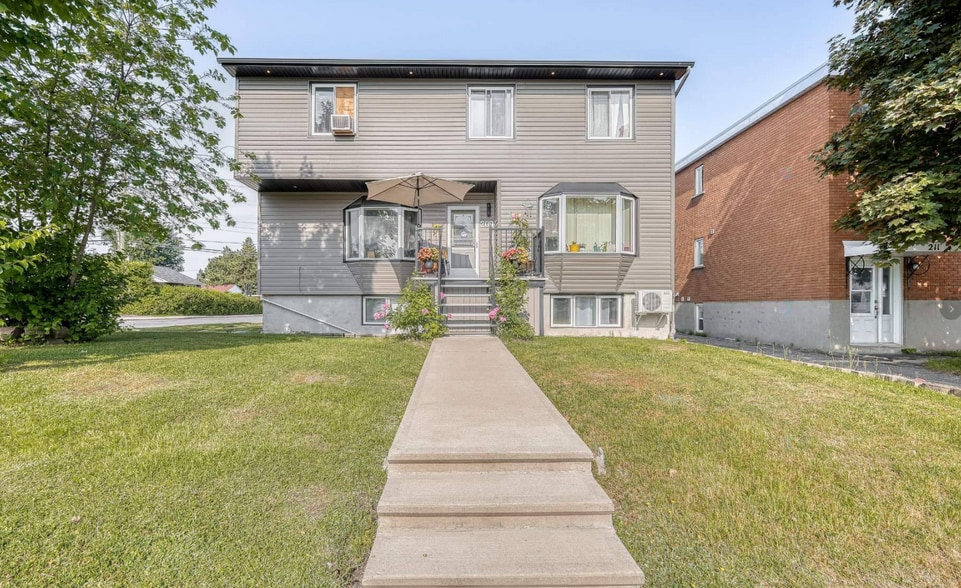 209 Rue Archambault, Gatineau, QC for sale - Primary Photo - Image 1 of 1