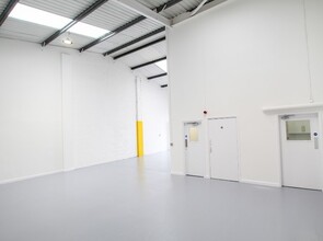 Unit 3-4 Foster St, Hull for lease Interior Photo- Image 2 of 2