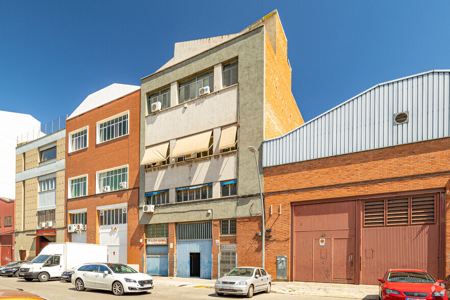 Industrial in Barcelona, BAR for lease - Primary Photo - Image 1 of 2