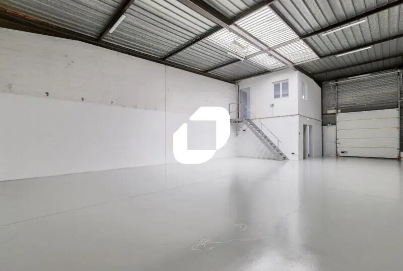 Flex in SAINT-OUEN-L'AUMONE for lease - Interior Photo - Image 2 of 5