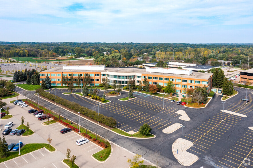 27500 Drake Rd, Farmington Hills, MI for lease - Aerial - Image 2 of 24