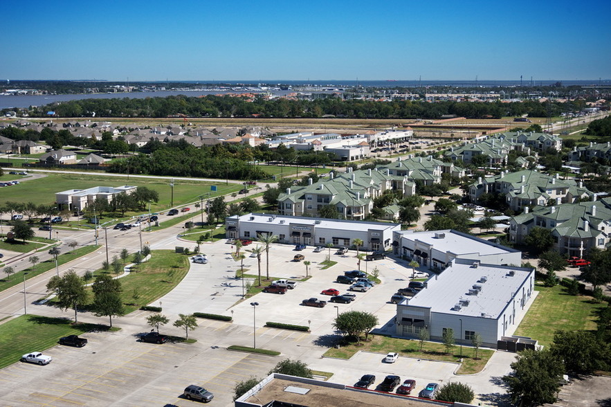 3033 Marina Bay Dr, League City, TX for lease - Aerial - Image 3 of 6