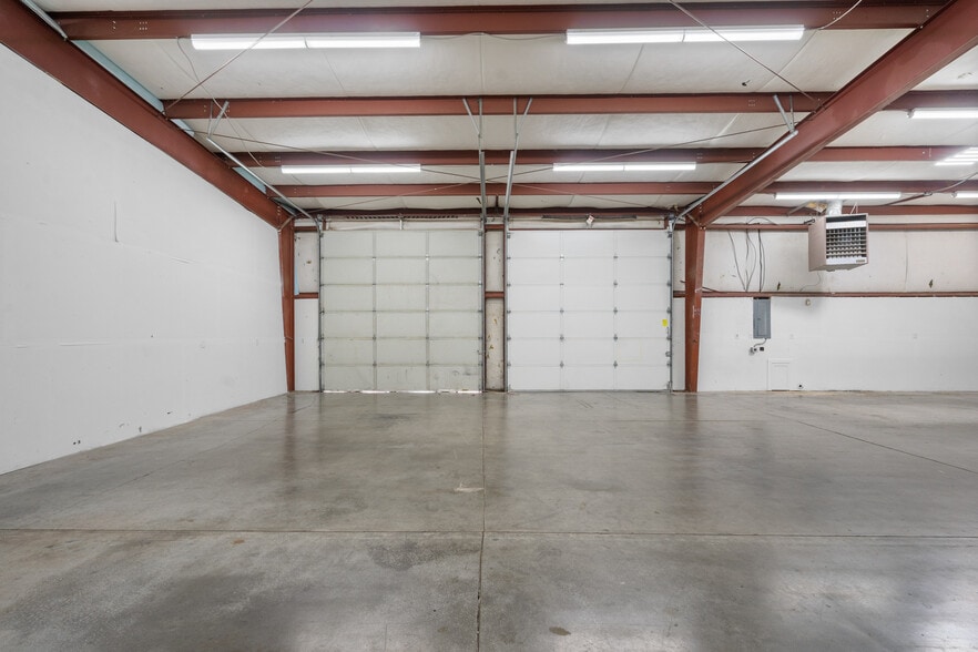 999 N 1st St, Silverton, OR for lease - Building Photo - Image 3 of 18