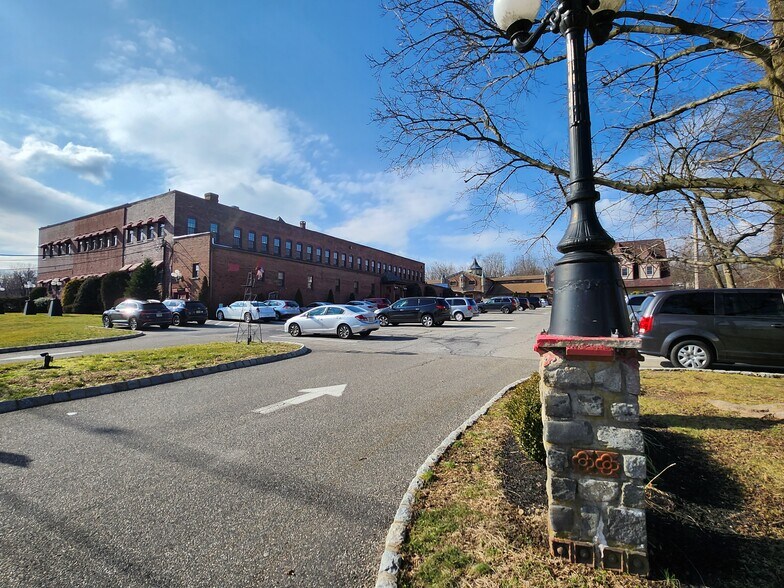 84 Park Ave, Flemington, NJ 08822 Office/Medical for Lease
