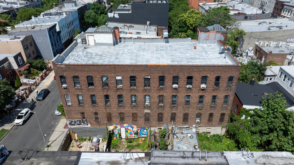 238 Melrose St, Brooklyn, NY for sale - Building Photo - Image 3 of 12