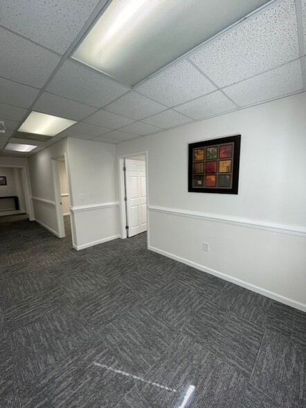 1013 Bullard Ct, Raleigh, NC for lease - Building Photo - Image 2 of 9